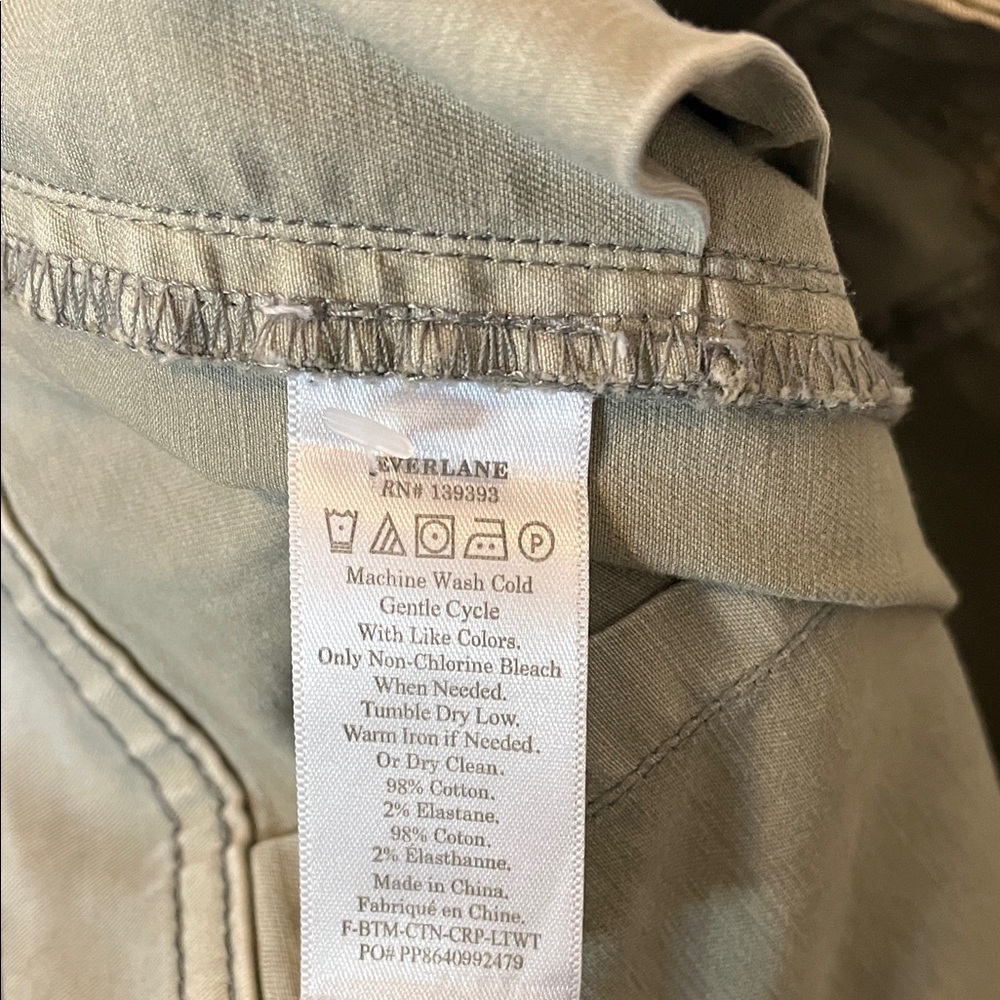Everlane Wide-Leg Trousers in Light Celery Green - Picture 3 of 10
